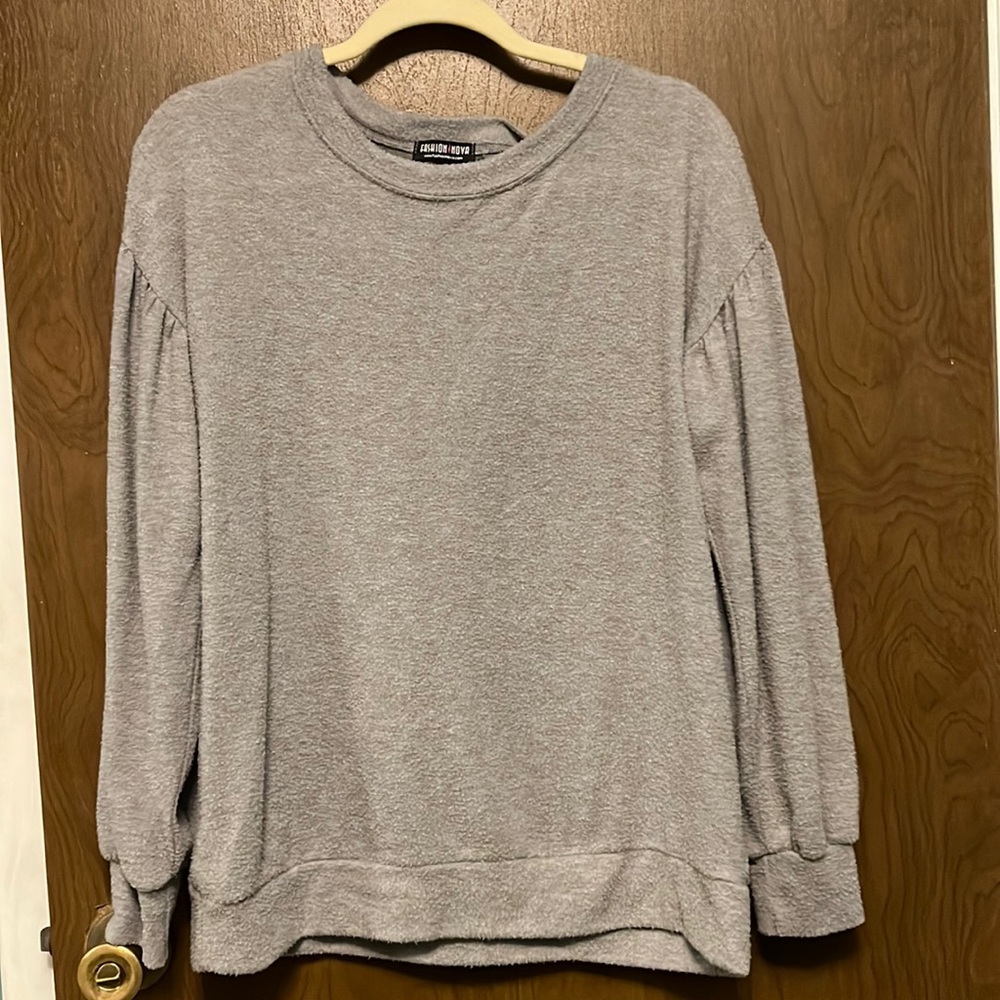 Fashion nova gray long sleeved shirt size S
